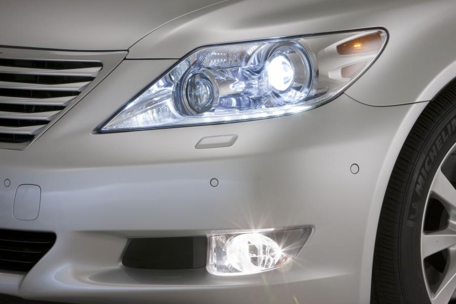  Lexus LS460L 2010 года  (фото 17 из 28)